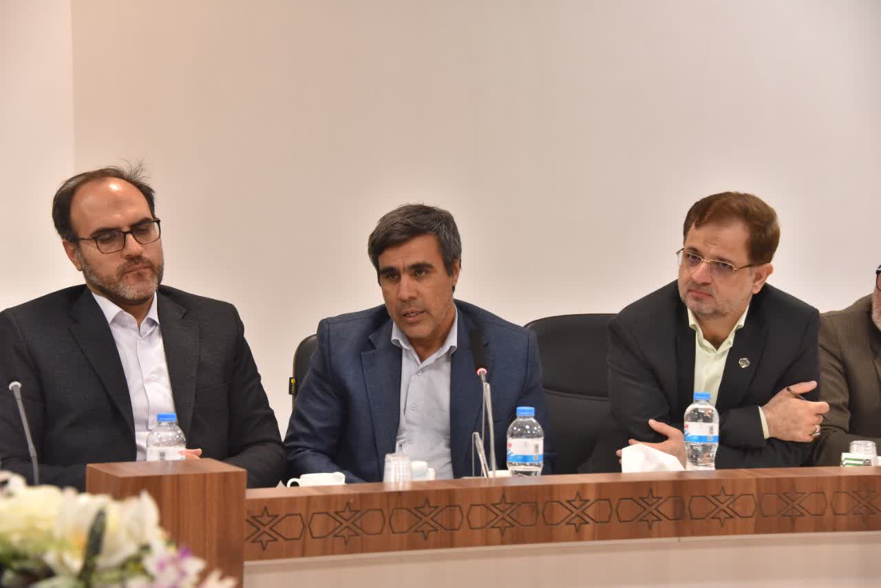 بازدید رییس سازمان انرژی اتمی ایران از دانشگاه حضرت معصومه علیهاالسلام و انعقاد تفاهم‌نامه همکاری میان دانشگاه و شرکت دانش بنیان توسعه فناوری پلاسما با حضور استاندار و مدیران استان قم